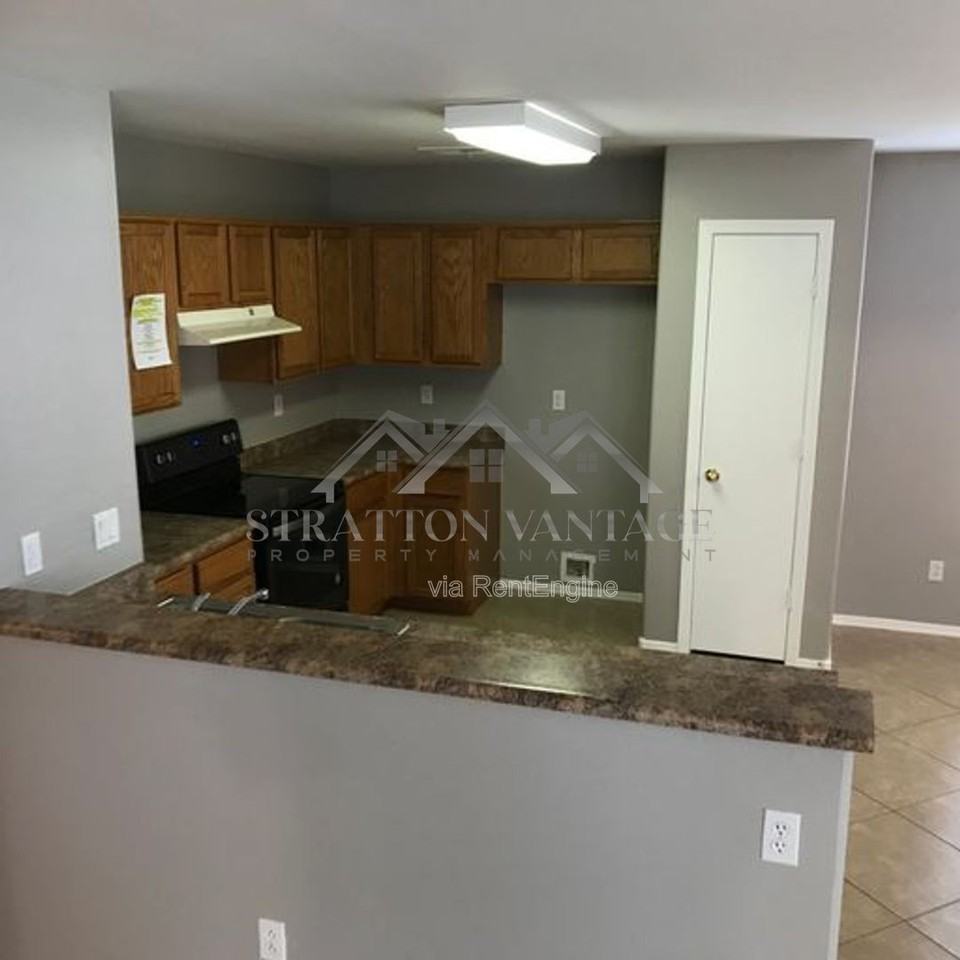 1101 E Elm Rd - Photo 4 of 21