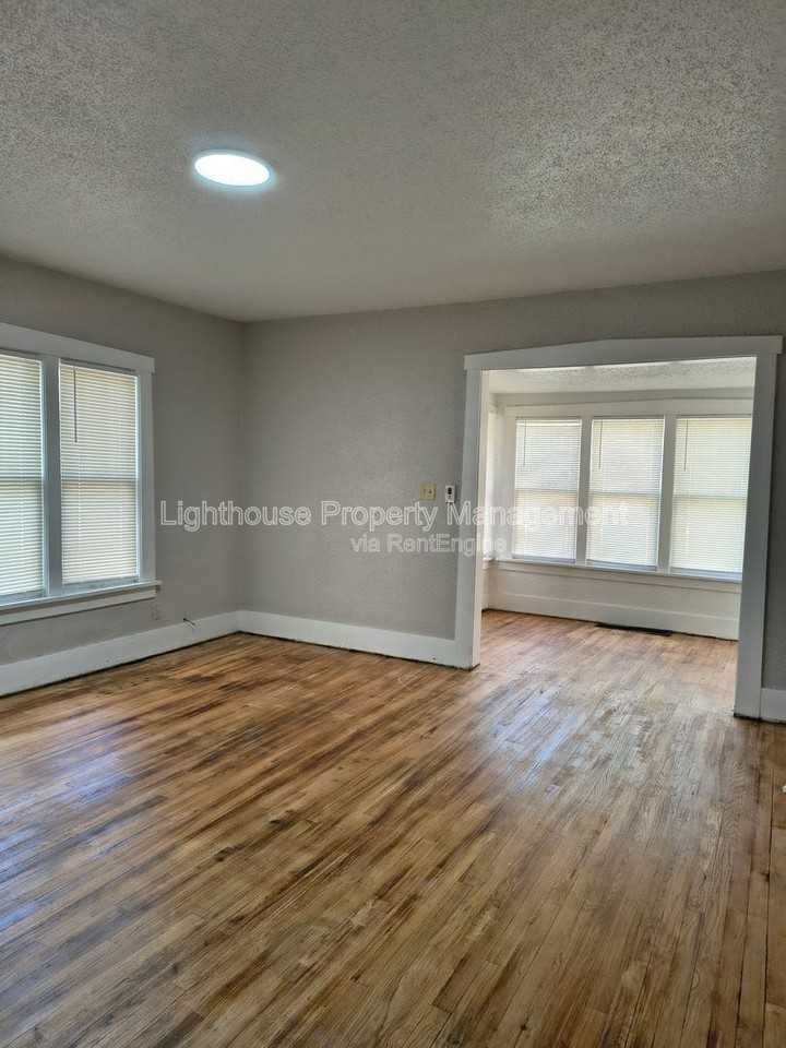 3040 Temple St - Photo 2 of 22