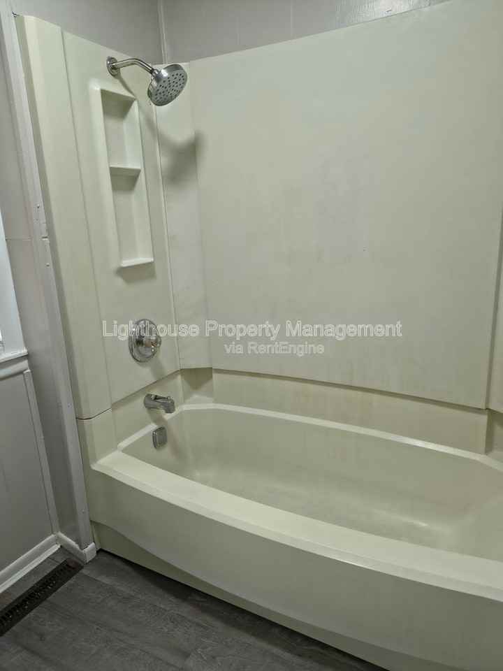 3040 Temple St - Photo 4 of 22