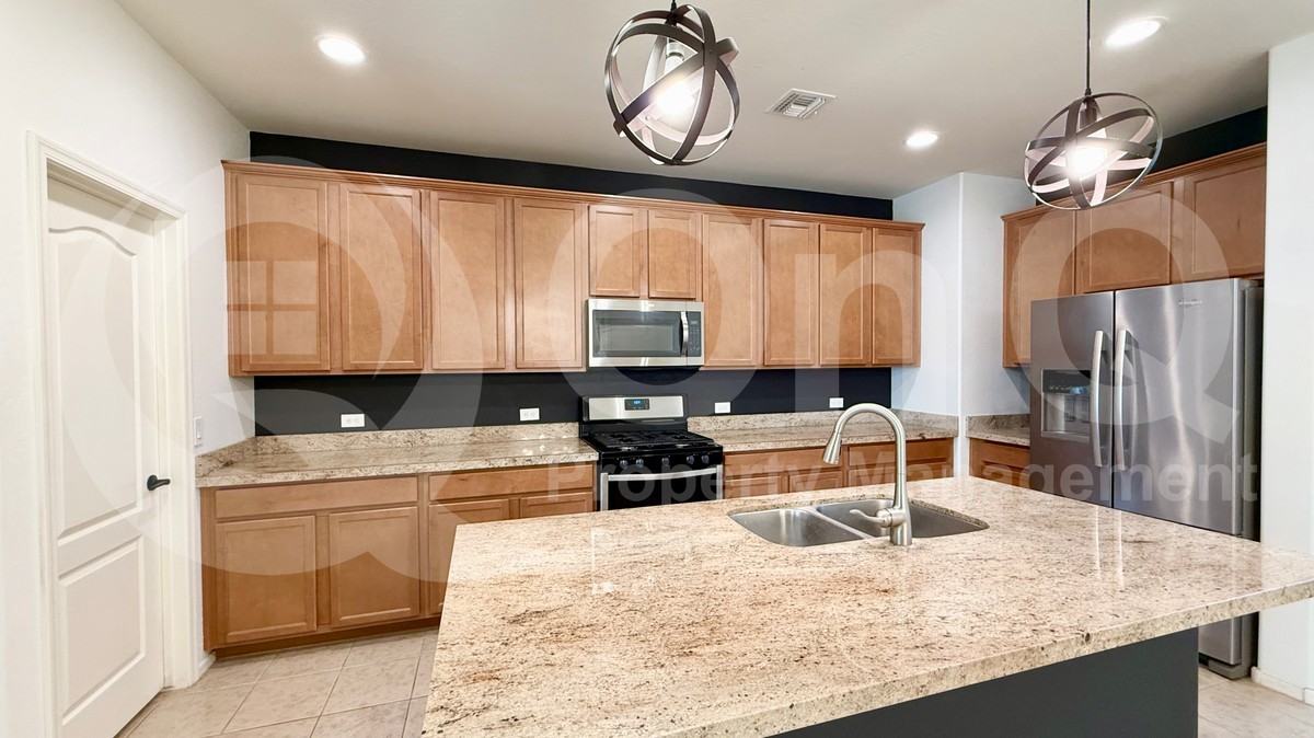 8567 S 40th Dr - Photo 3 of 28