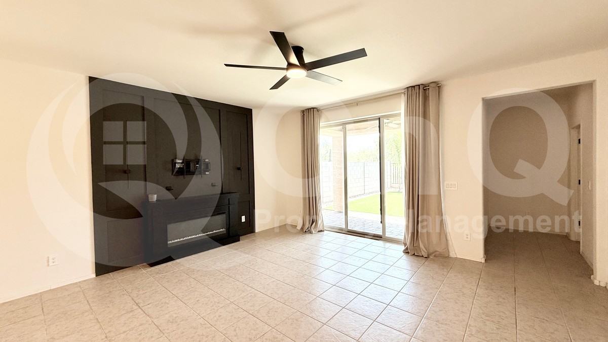 8567 S 40th Dr - Photo 7 of 28