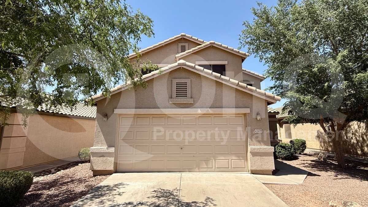 42622 W Hillman Dr - Photo 2 of 24