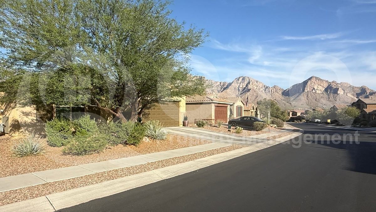 11818 N Silverscape Dr - Photo 3 of 20
