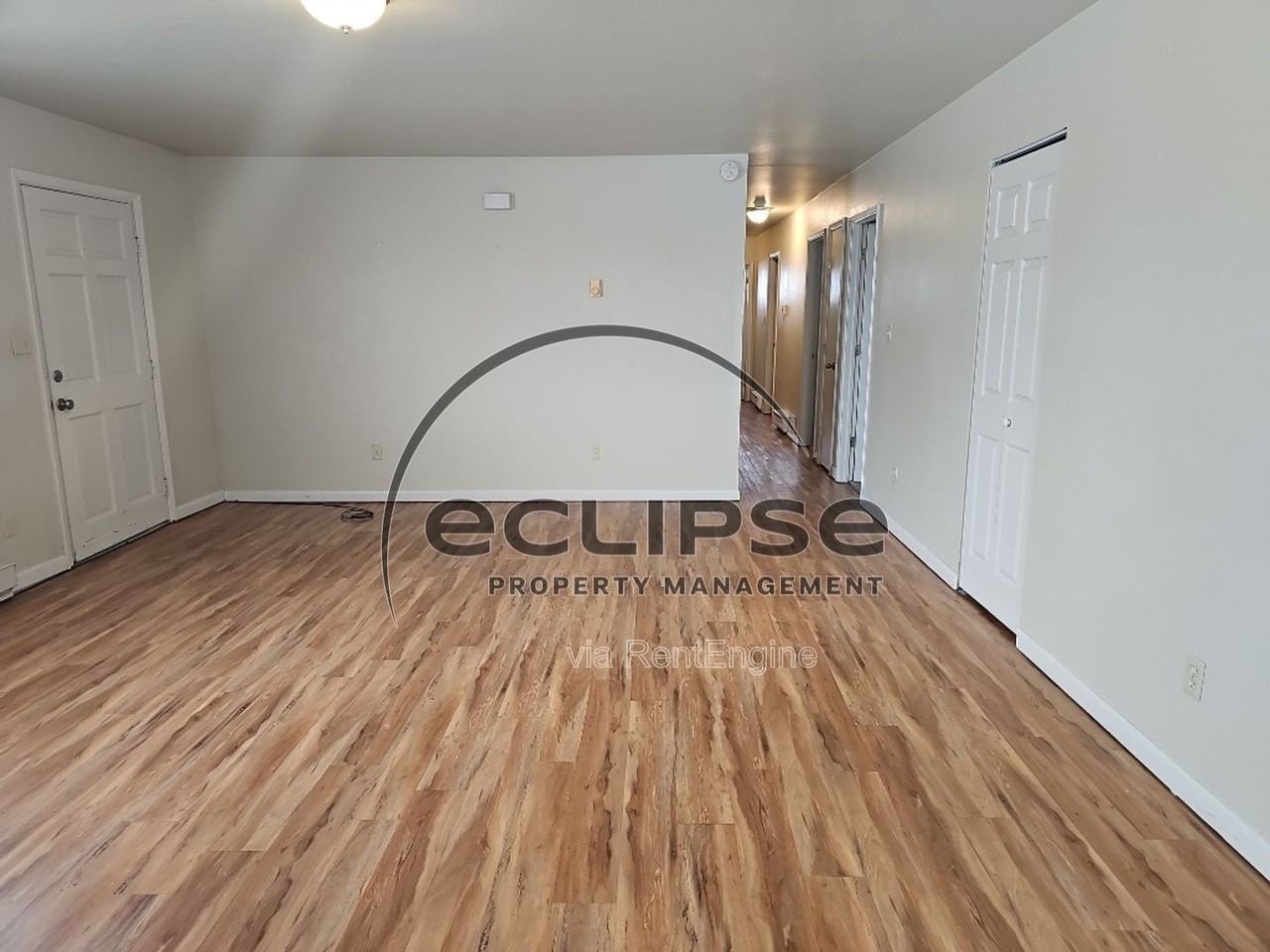 2644 Clark St - Photo 4 of 18