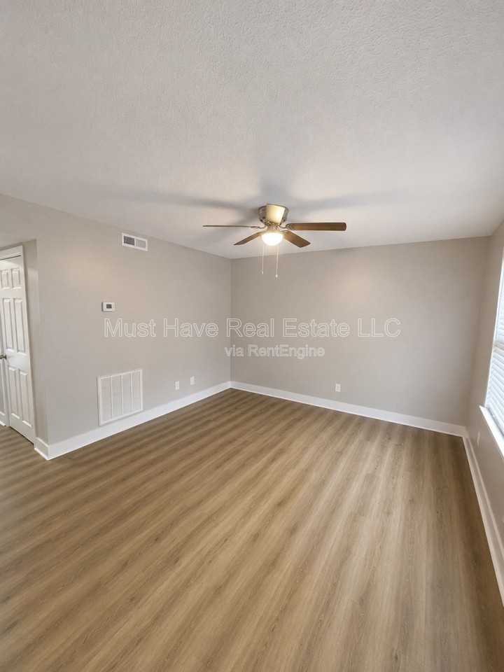 1051 3rd St Se #1069 - Photo 4 of 10