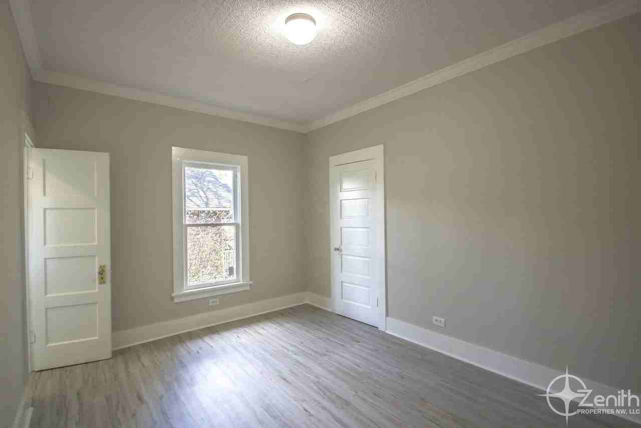 315 W 27th St - Photo 7 of 21