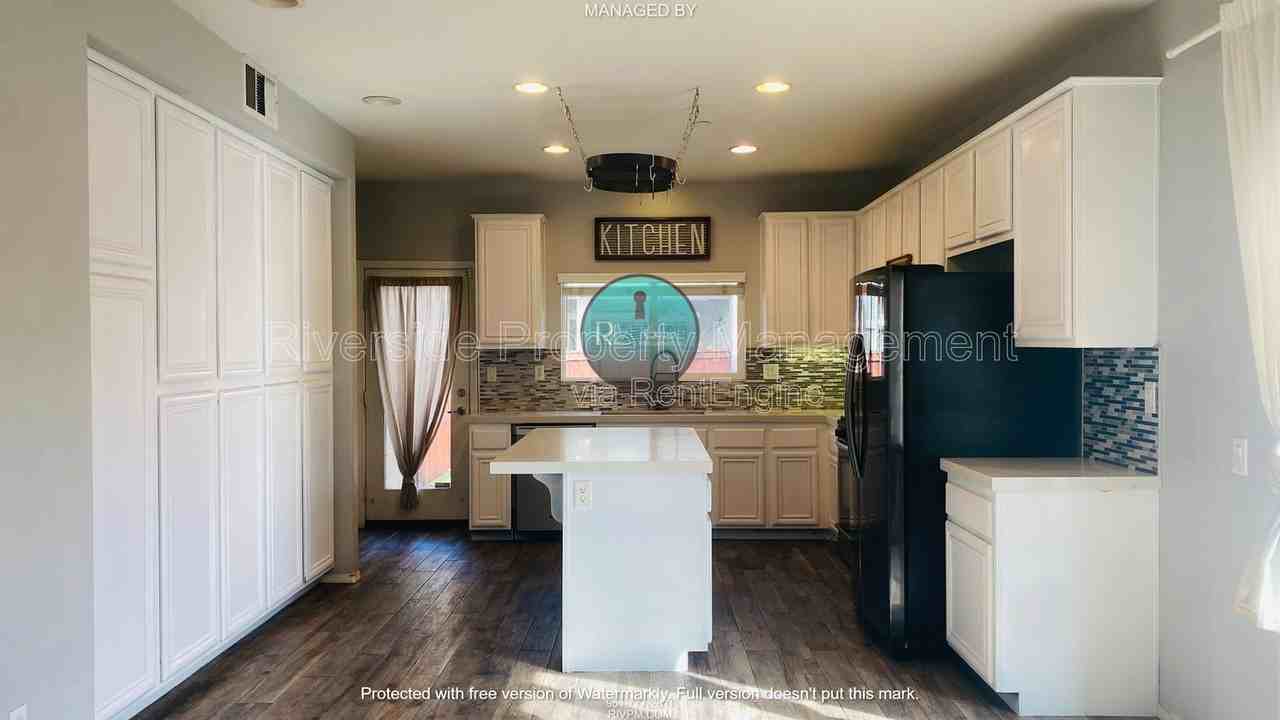 4938 Ficus Ct - Photo 7 of 24