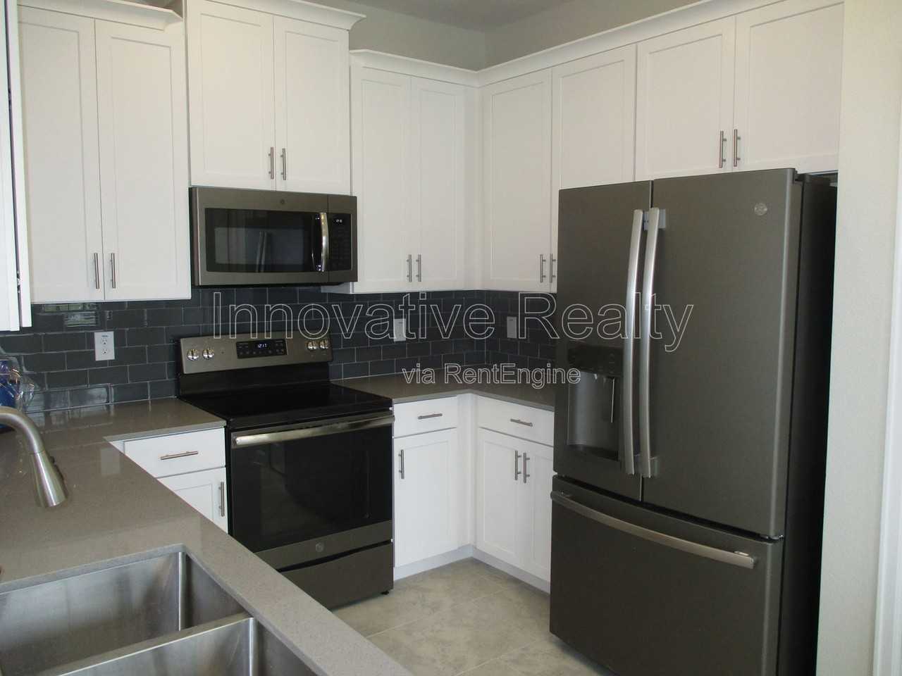11504 Whistling Pine Way - Photo 4 of 37