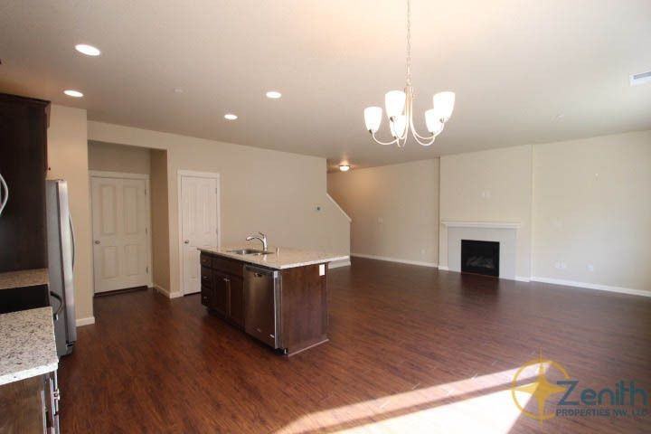 3005 Ne 75th St - Photo 3 of 16