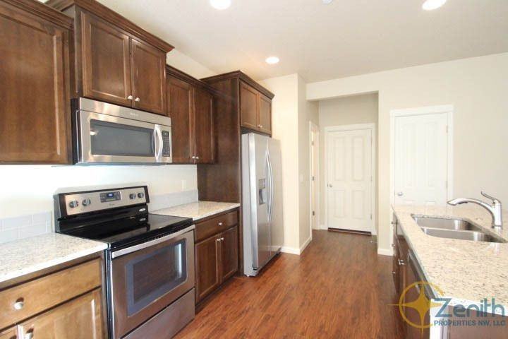 3005 Ne 75th St - Photo 4 of 16