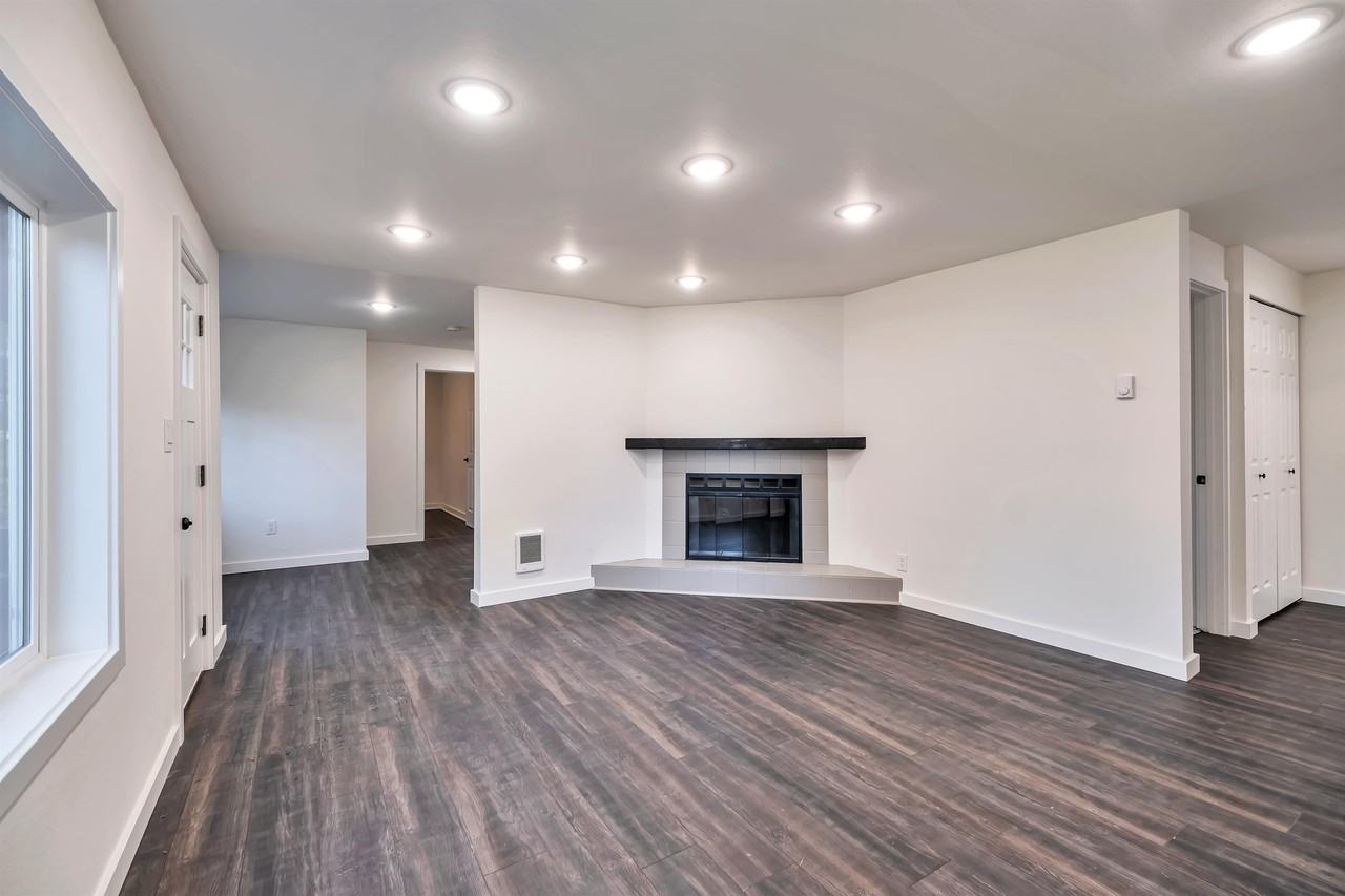 12042 14th Ave Ne - Photo 2 of 15