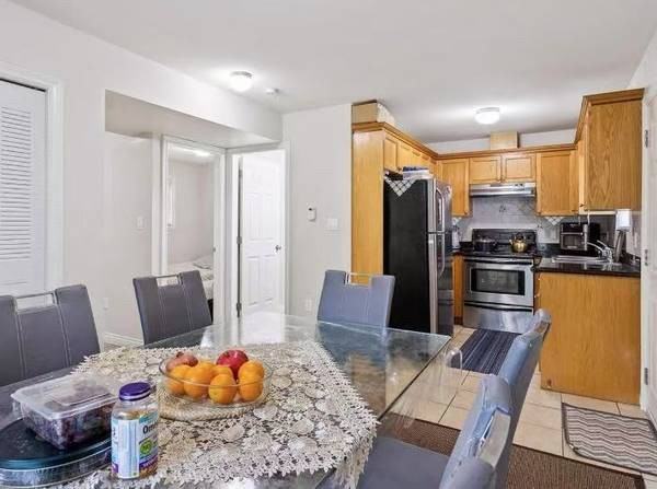 5689 Sprott St - Photo 6 of 13