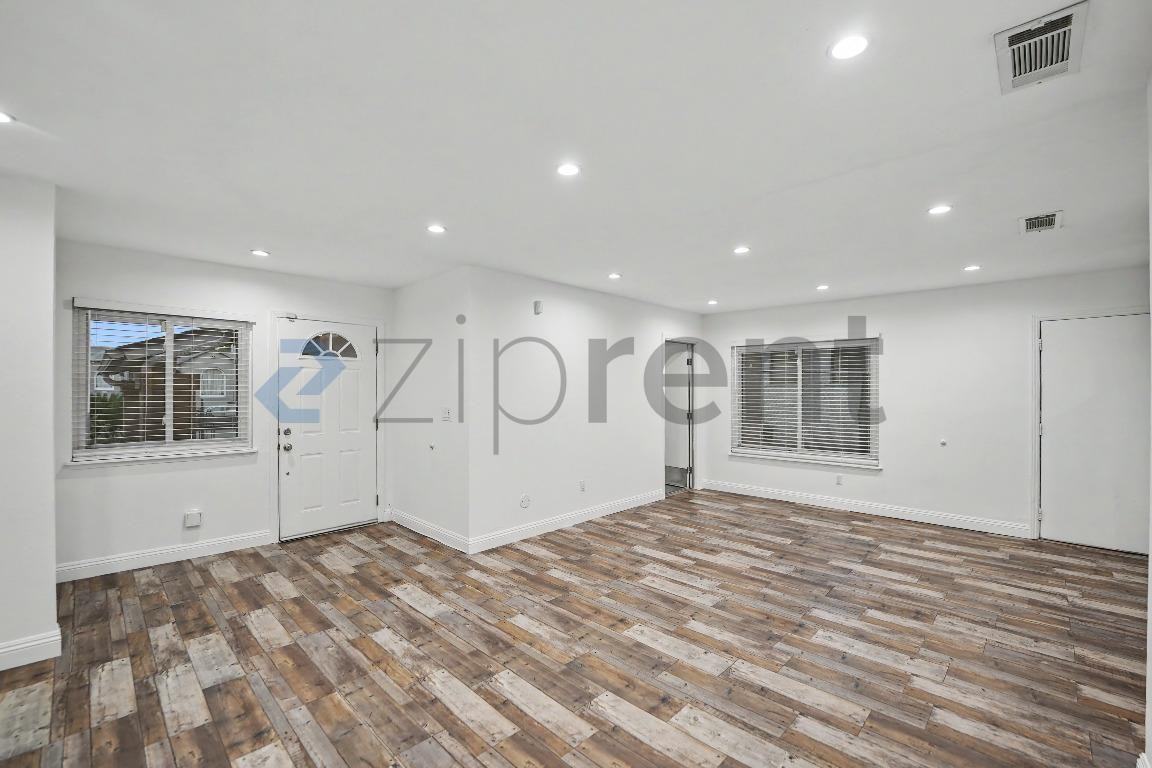 1231 W 87th St - Photo 5 of 30