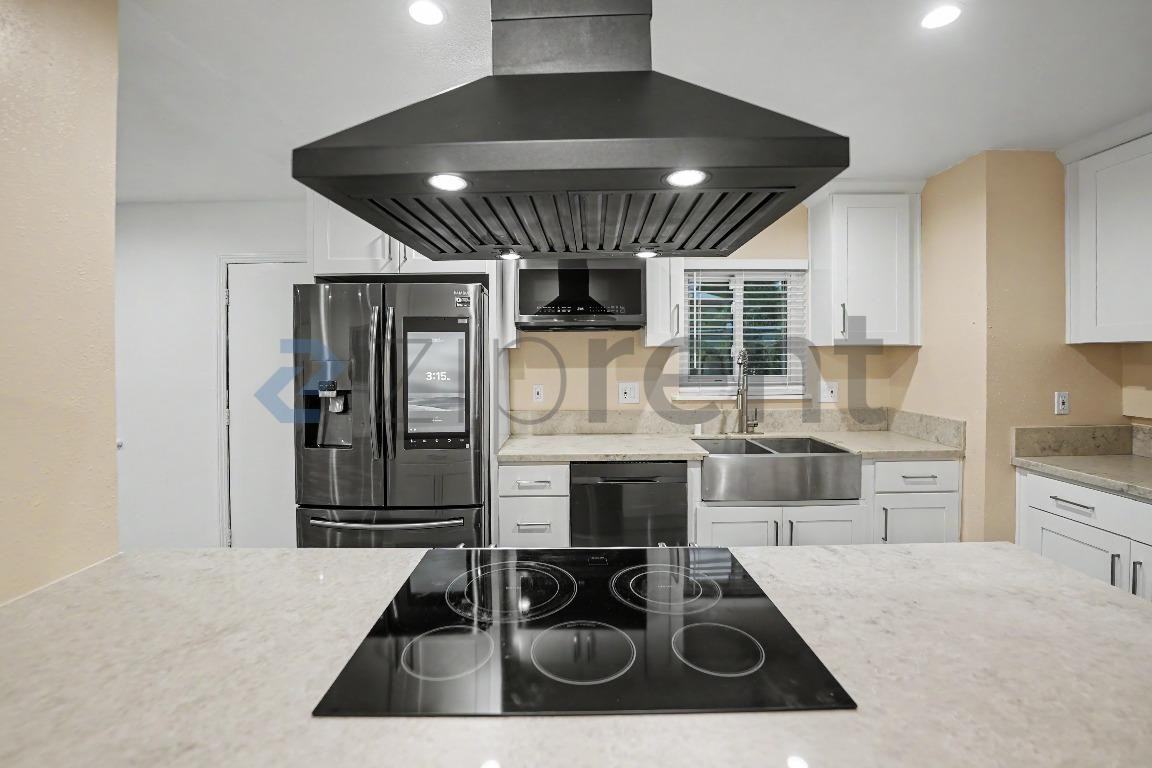 1231 W 87th St - Photo 7 of 30