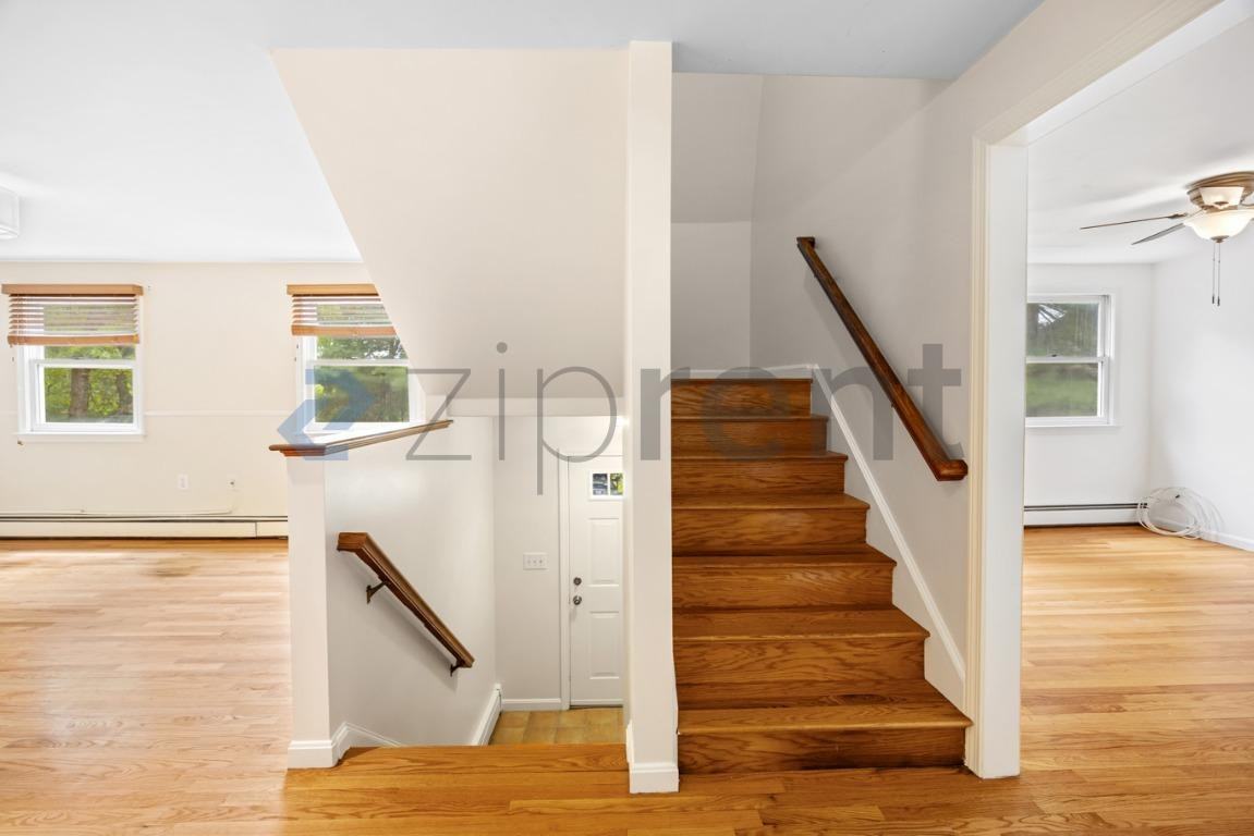 174 Fox Hill Rd - Photo 4 of 38