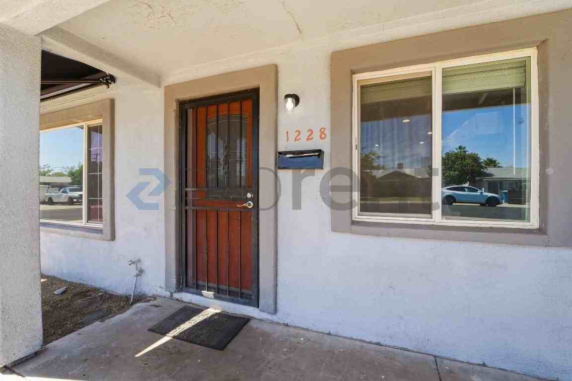 1228 E Barbara Dr - Photo 5 of 28