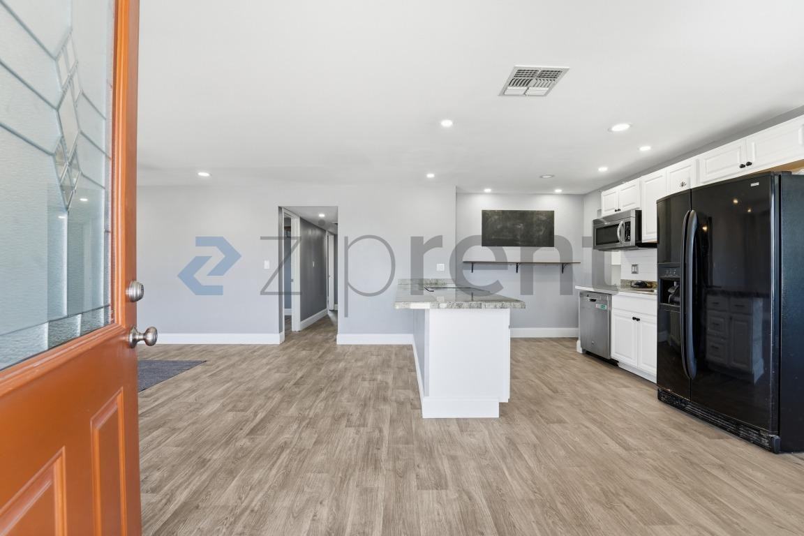 1228 E Barbara Dr - Photo 6 of 28