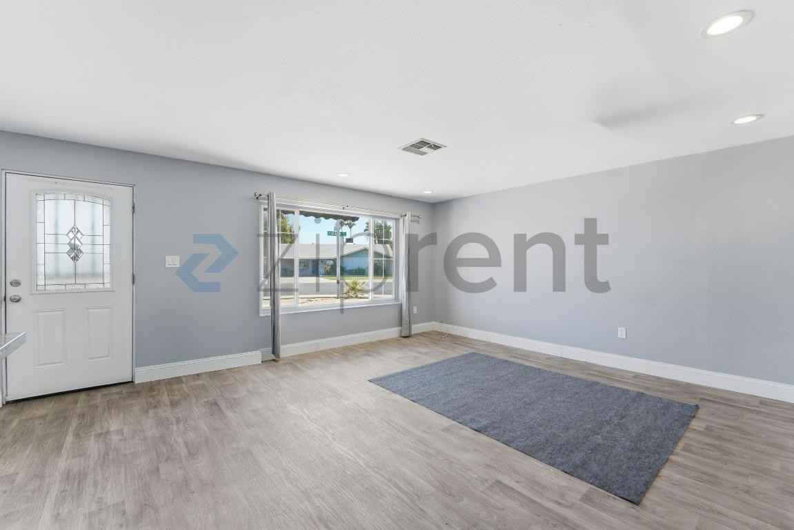 1228 E Barbara Dr - Photo 7 of 28