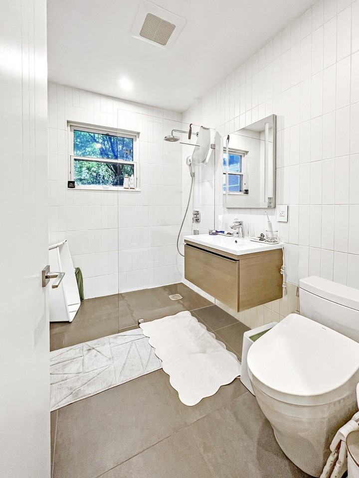 11 1/2 Centre St #1 - Photo 6 of 14