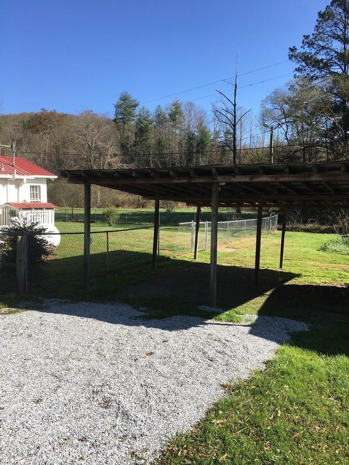4568 Old Clear Creek Rd - Photo 3 of 11