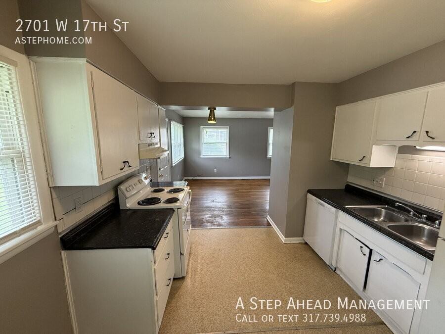 2701 W 17th St - Photo 6 of 18