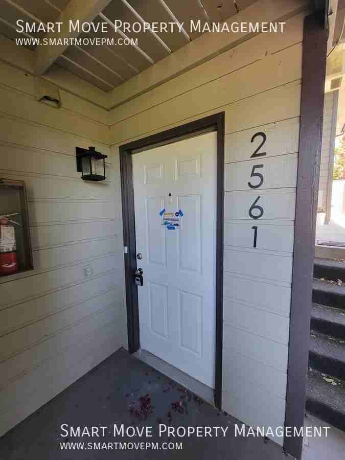 2561 W Targee St - Photo 2 of 23