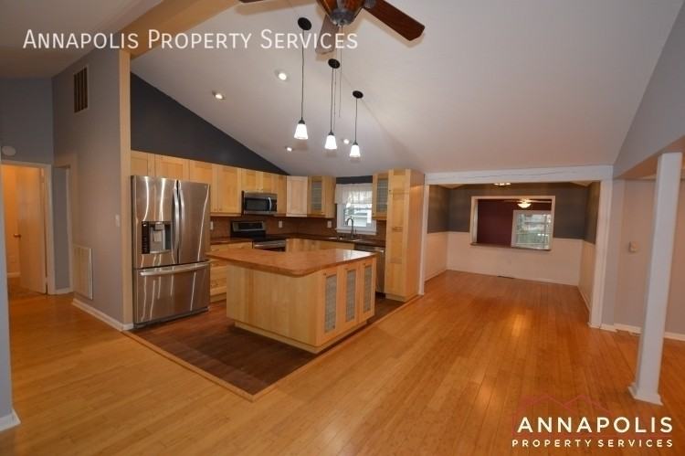 1066 Broadview Dr - Photo 2 of 36