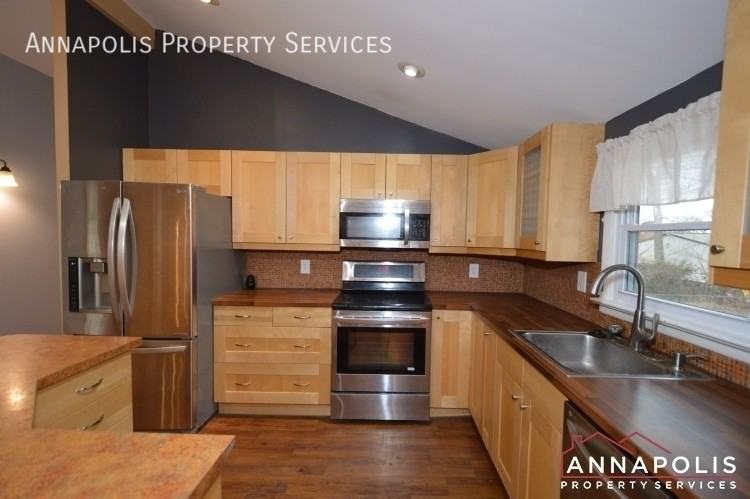 1066 Broadview Dr - Photo 6 of 36