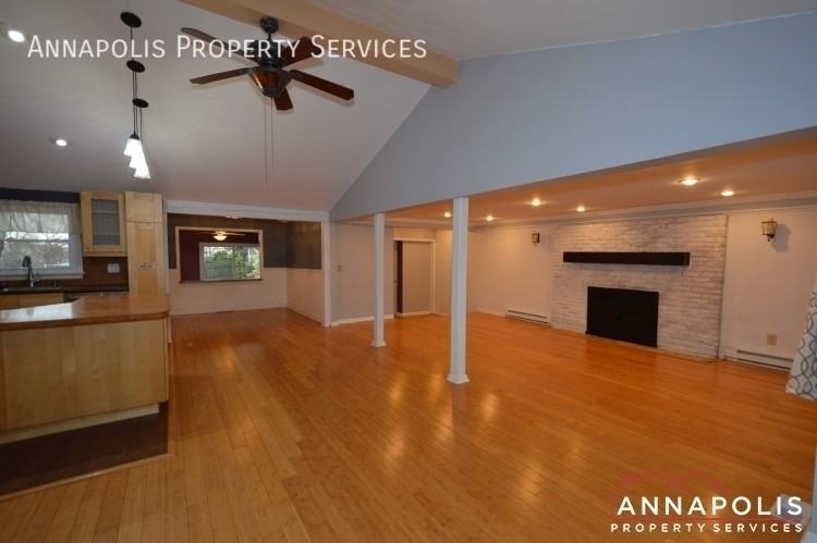 1066 Broadview Dr - Photo 7 of 36