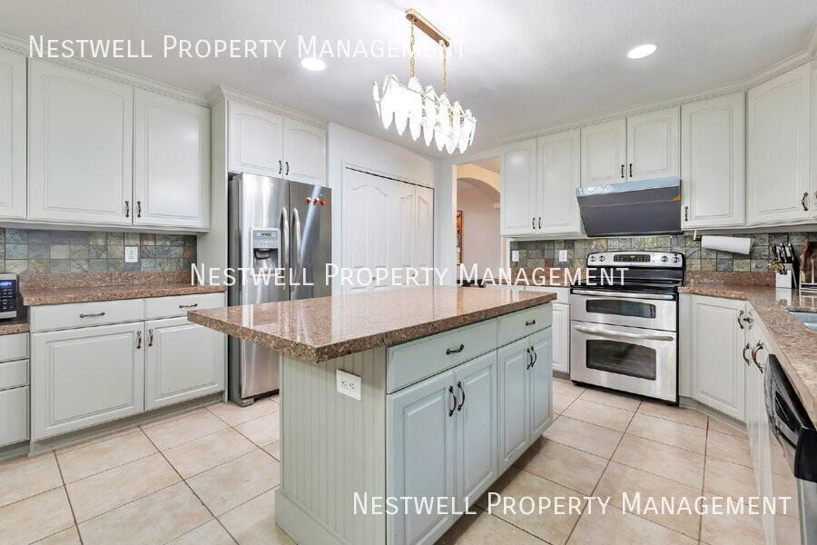 204 N Fairway Dr - Photo 2 of 34