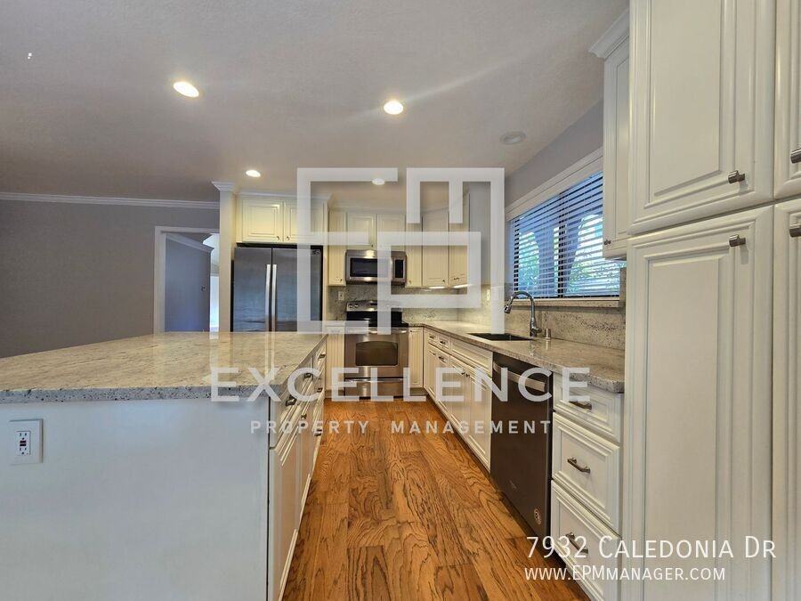 7932 Caledonia Dr - Photo 4 of 18