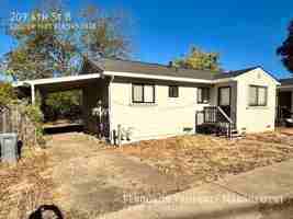 featured image of 209 4th St