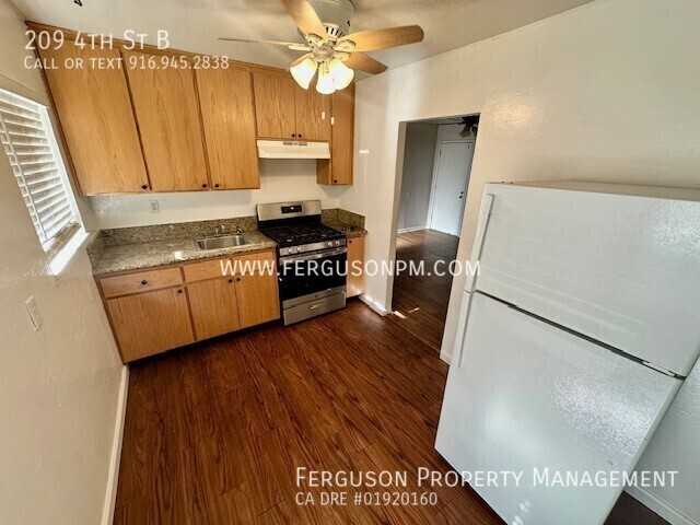 209 4th St - Photo 2 of 12