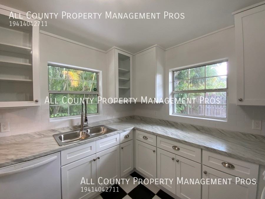 4930 Bay Shore Rd - Photo 6 of 23