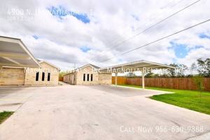 featured image of 4900 N Hiawatha Dr #1
