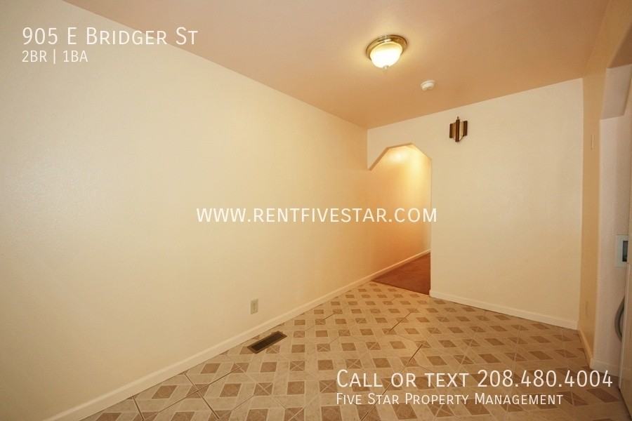 905 E Bridger St - Photo 4 of 11