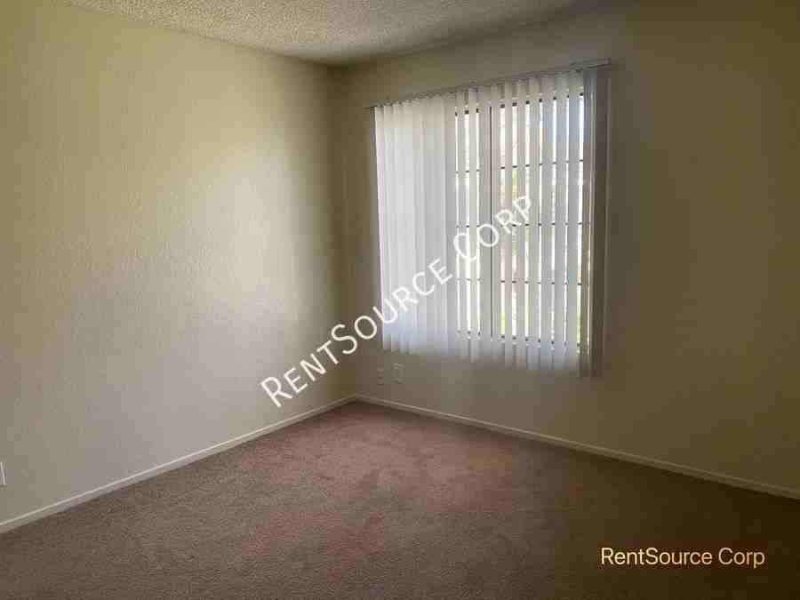 2554 Olive Dr #18 - Photo 5 of 15