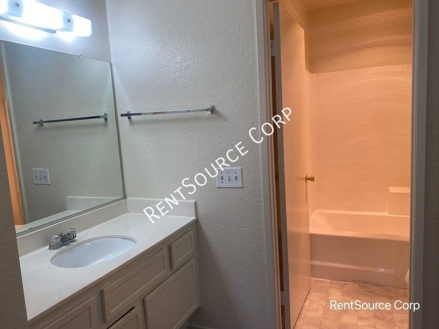 2554 Olive Dr #18 - Photo 6 of 15