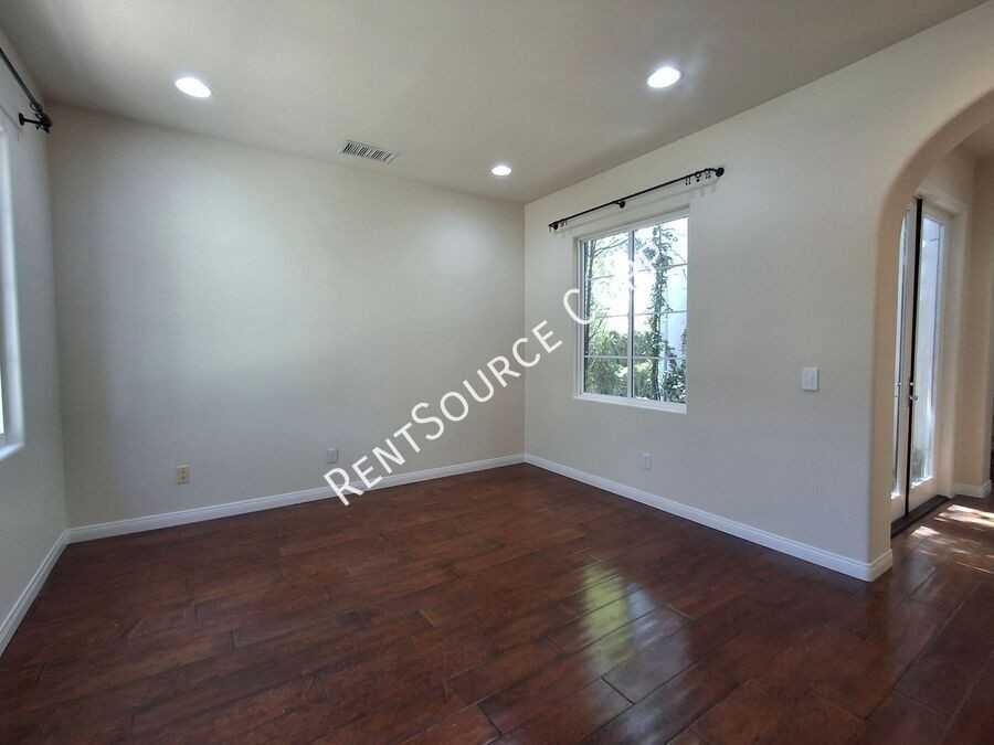 24310 Las Palmas St - Photo 3 of 50