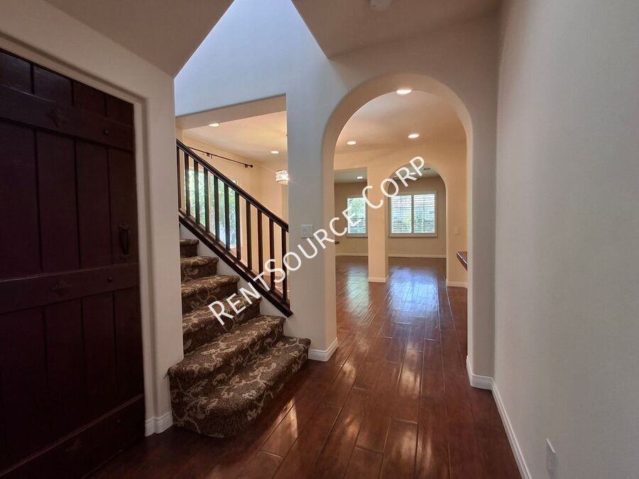 24310 Las Palmas St - Photo 6 of 50
