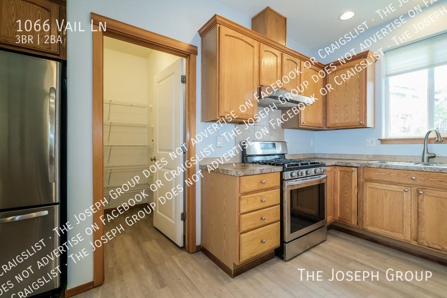1066 Vail Ln - Photo 7 of 26