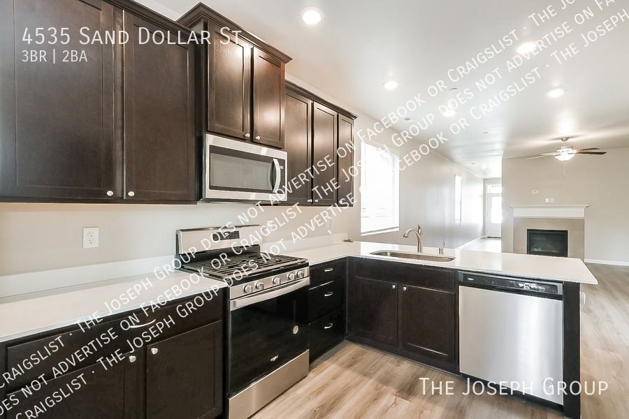 4535 Sand Dollar St - Photo 3 of 31