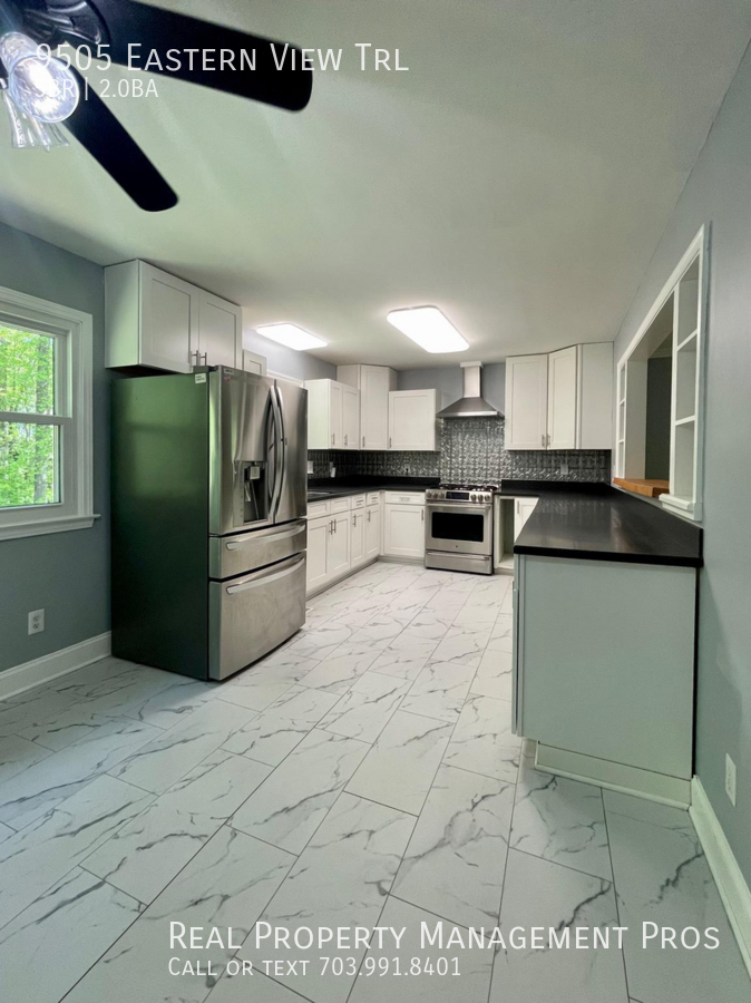 9505 Eastern View Trl - Photo 2 of 20