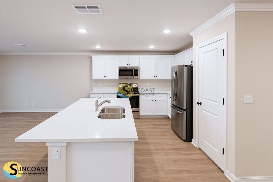 20 Untermeyer Pl #A - Photo 4 of 24