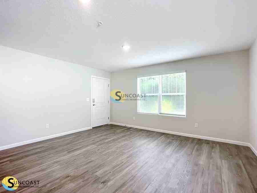 6523 Breezy Oaks Way #102 - Photo 4 of 31