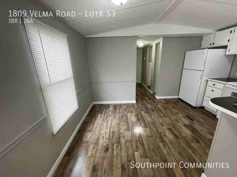 1809 Velma Rd - Photo 3 of 9