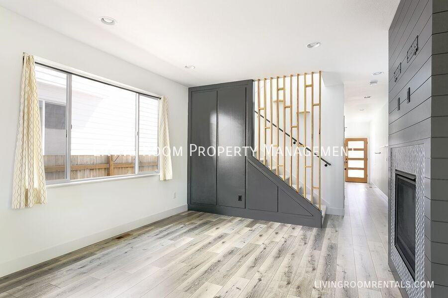 7731 N Decatur St - Photo 2 of 16