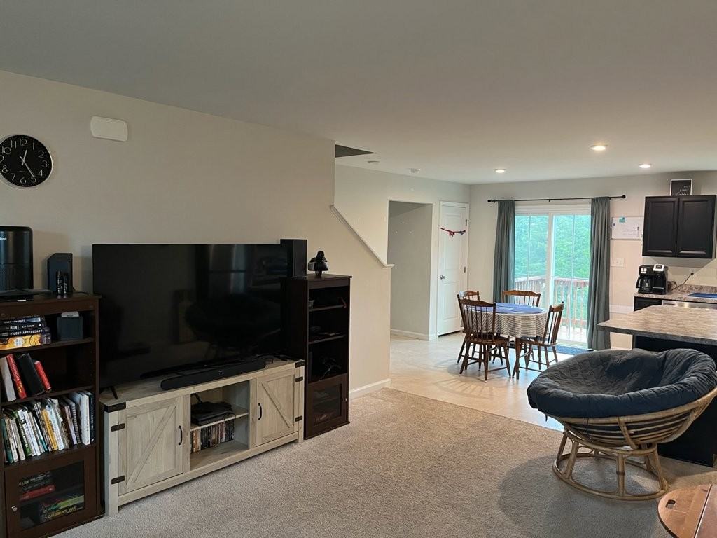 73 Oland St - Photo 3 of 9