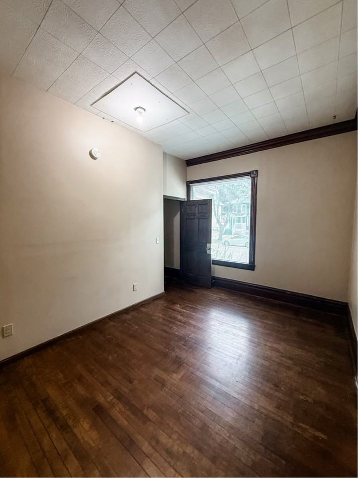 163 E 2nd St - Photo 5 of 11