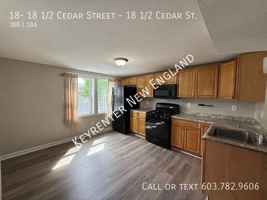 18- 18 1/2 Cedar Street - Photo 2 of 7